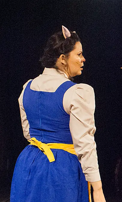 Sandra San Lucas, durante actuación en la obra teatral infantil Copérnico, el gato con botas, por La Carpa de la Luna, en Guayaquil, Ecuador
