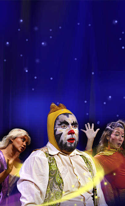 Sandra San Lucas, Omar San Lucas y Lola Vásquez en actuación para la obra familiar El Gato Pancho, de la compañia de teatro La Carpa de la Luna, en Guayaquil, Ecuador