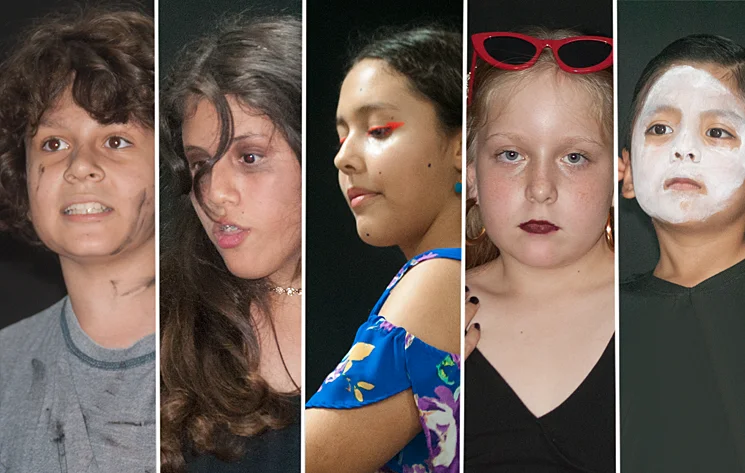 Liam, Alessandra, Isabel, Luna y Jonathan en pose de personaje, previo a la presentación de obra ante padres de familia en el Nano Teatro, 2024.