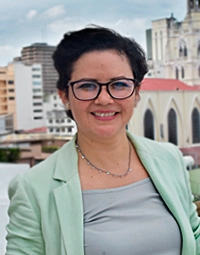 Foto de Sandra San Lucas, docente de Lengua y Literatura para bachillerato, con estudios en comunicación y gestión cultural. www.sanlucascultura.com